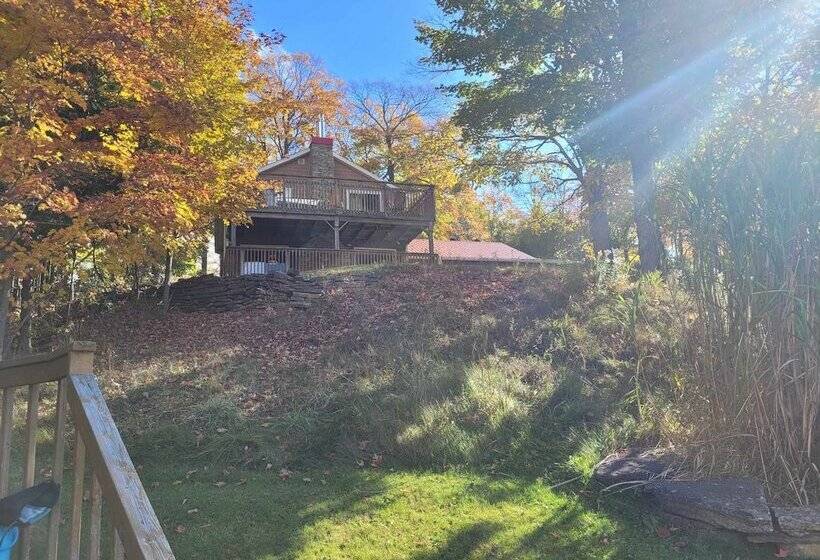 בית מלון כפרי Red Lodge Resort