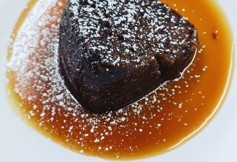 בית מלון כפרי Red Lodge Resort