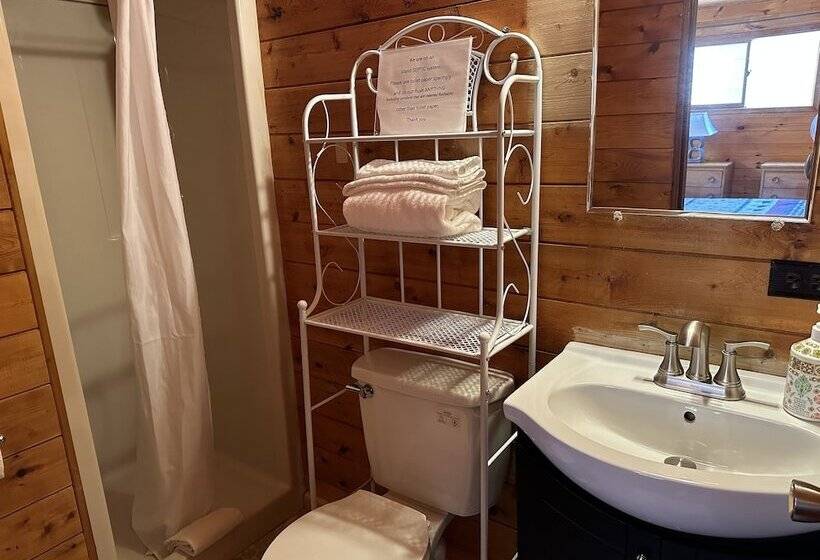 בית מלון כפרי Red Lodge Resort