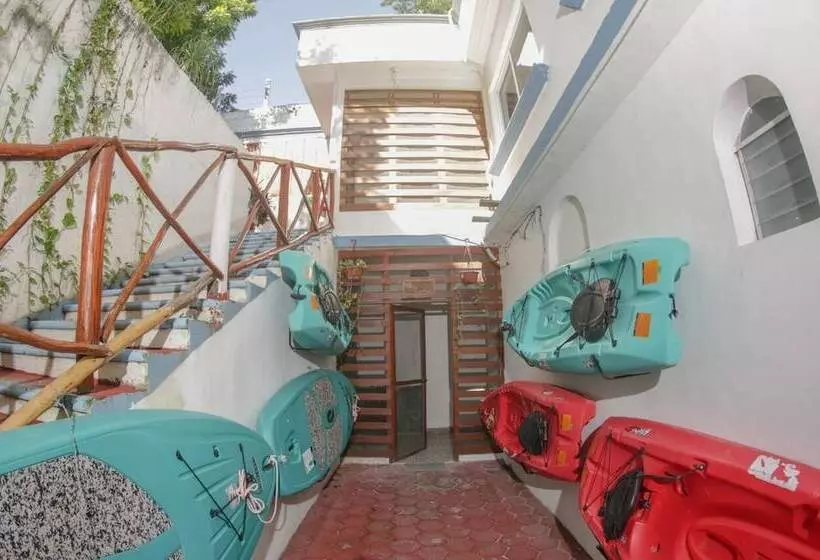 Hotelli Seven Blue House Village & Lodge