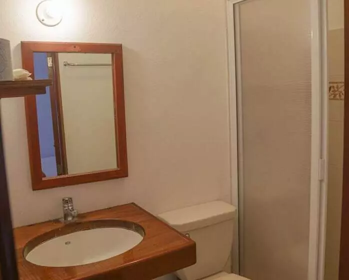 Hotelli Seven Blue House Village & Lodge