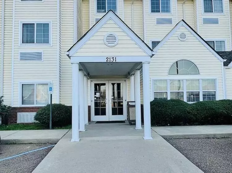 Hotelli Welcome Inn & Suites