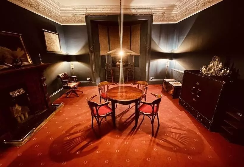 Moffat Independent Hostel