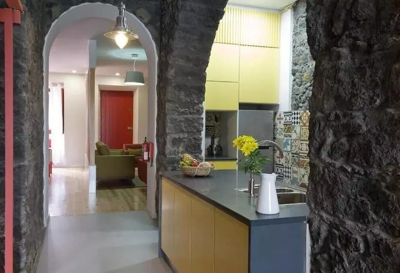 پانسیون Azorean Urban Lodge