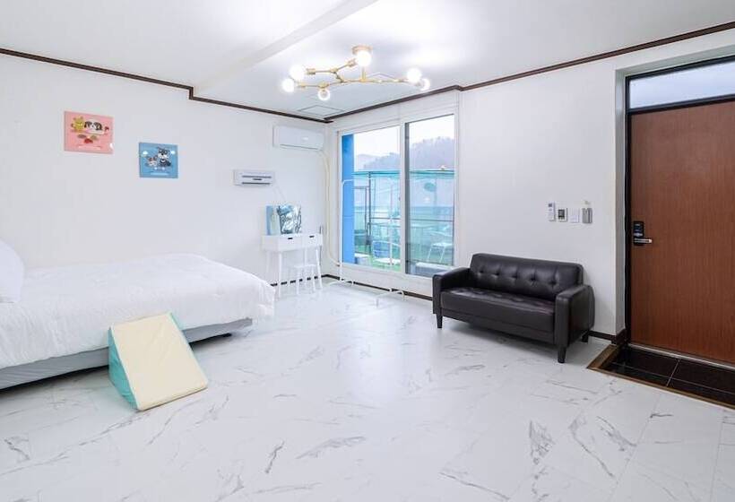 Пансион Chuncheon Dogandstay