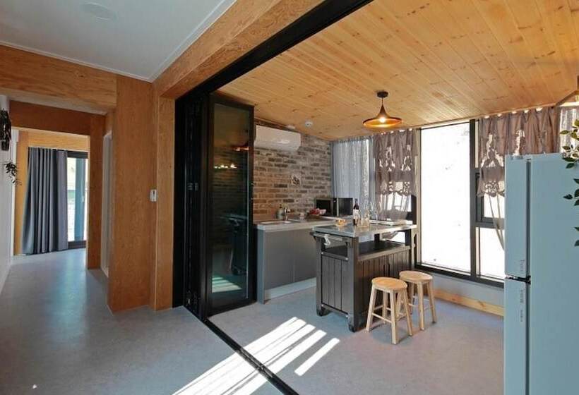 Pension (Hôtel basse catégorie) Gyeongju Oslo Pool Villa