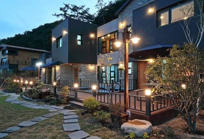 Pension (Hôtel basse catégorie) Gyeongju Oslo Pool Villa