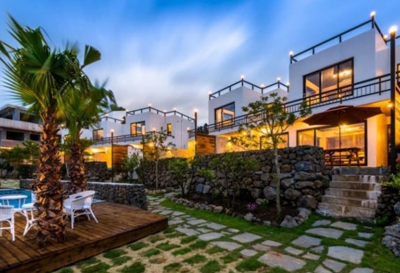 Pensió Seogwipo Who House Pool Villa