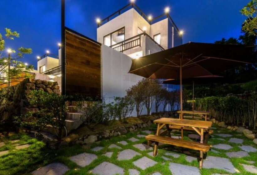 Pensió Seogwipo Who House Pool Villa