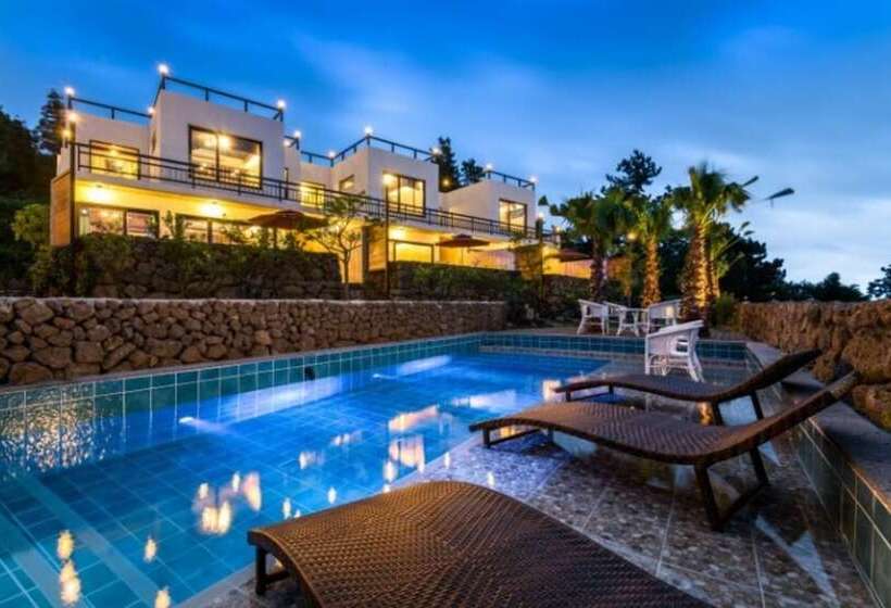 Pensió Seogwipo Who House Pool Villa