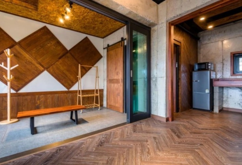 Pensió Seogwipo Who House Pool Villa