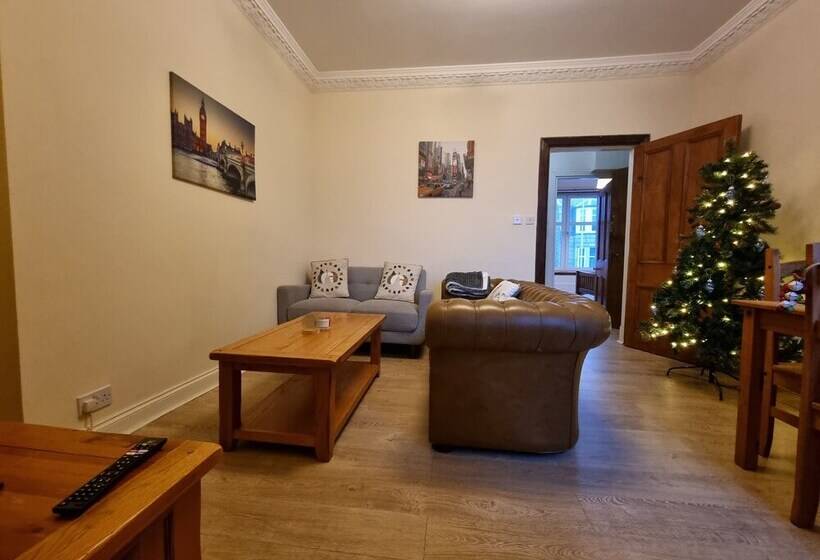 اقامتگاه Central Location, Free Parking, Enhanced Cleaning