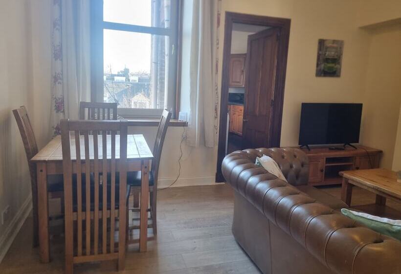 اقامتگاه Central Location, Free Parking, Enhanced Cleaning