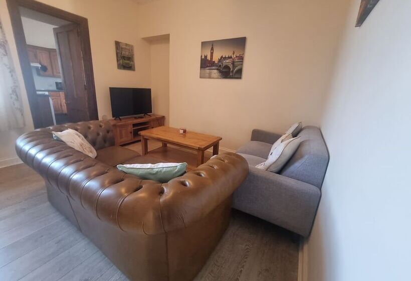 اقامتگاه Central Location, Free Parking, Enhanced Cleaning