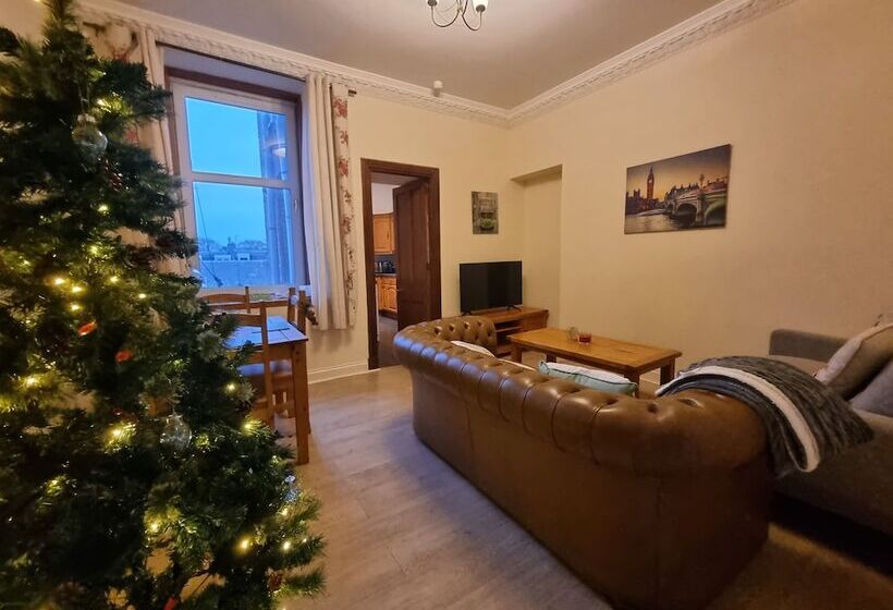 اقامتگاه Central Location, Free Parking, Enhanced Cleaning