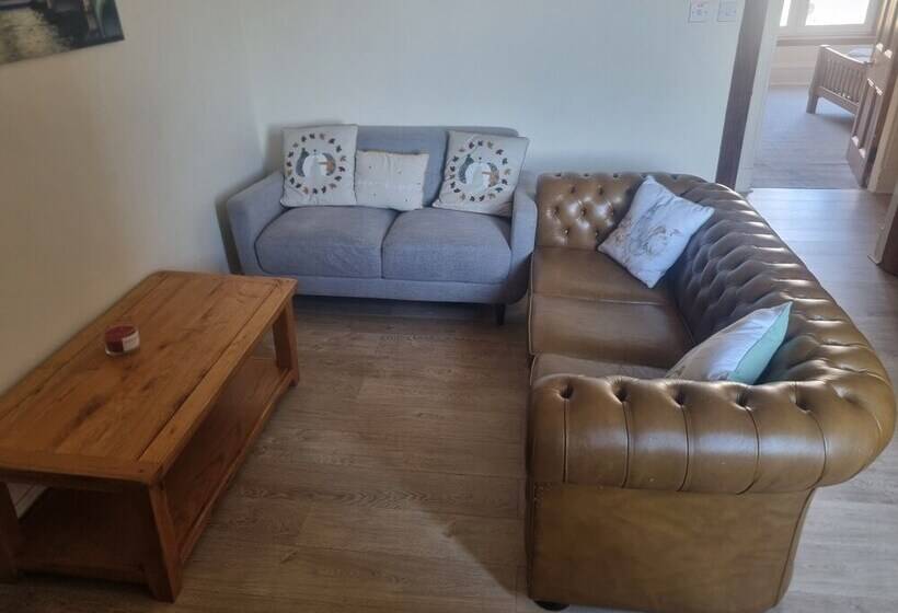 اقامتگاه Central Location, Free Parking, Enhanced Cleaning