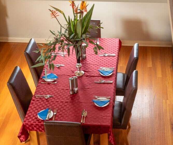 ベッドアンドブレックファースト Riverview House Younghusband