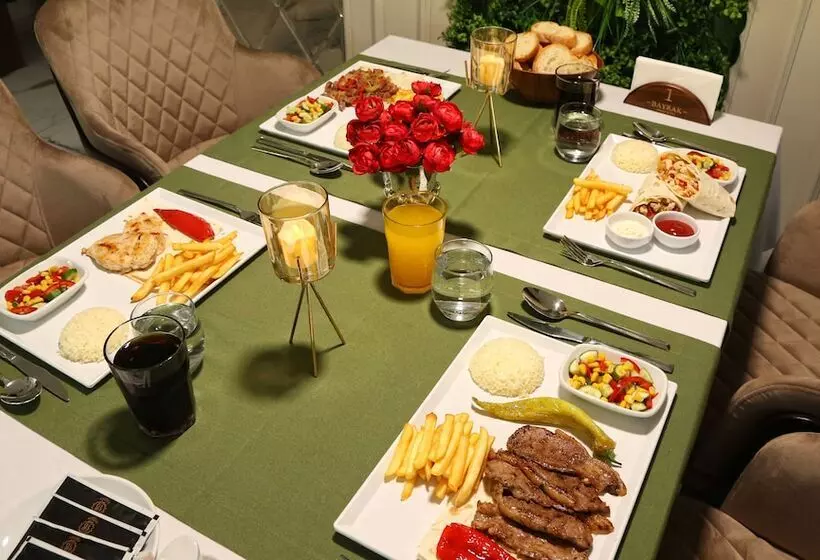 Hotelli Bayrak Grand