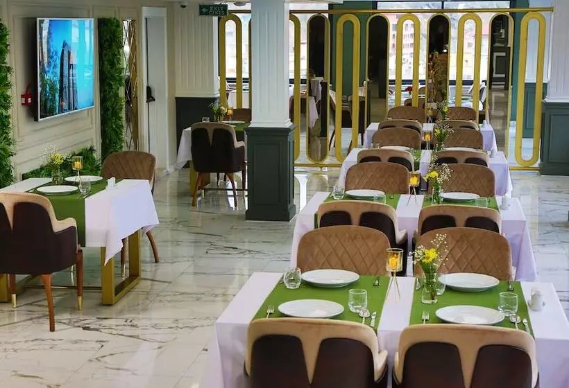 Hotelli Bayrak Grand