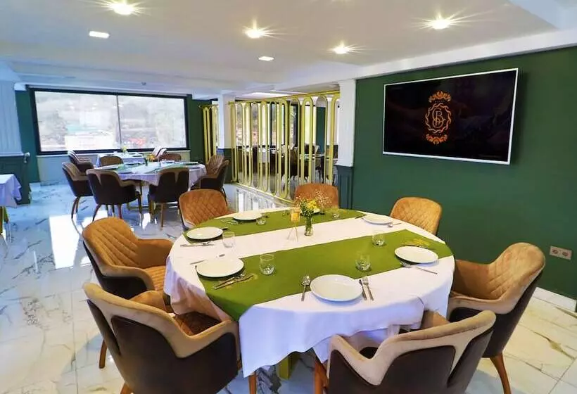 Hotelli Bayrak Grand