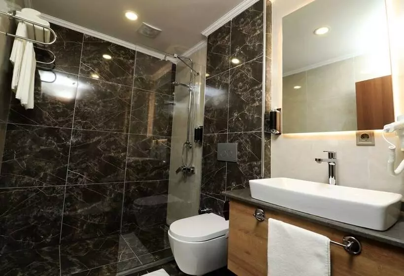 Hotelli Bayrak Grand