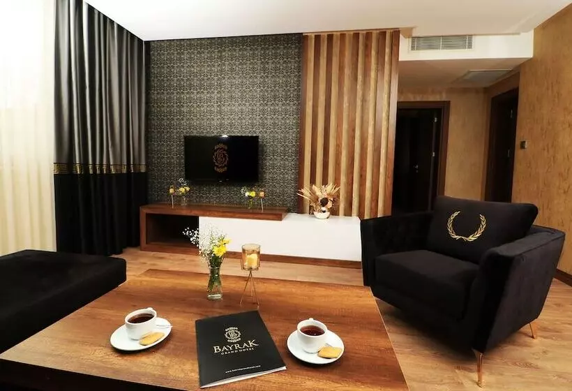 Hotelli Bayrak Grand