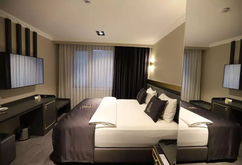 Hotelli Bayrak Grand