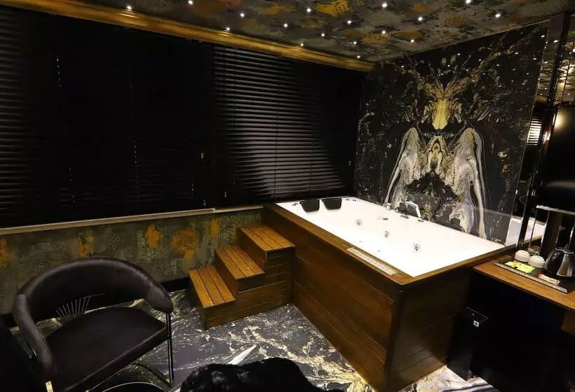 Hotelli Bayrak Grand