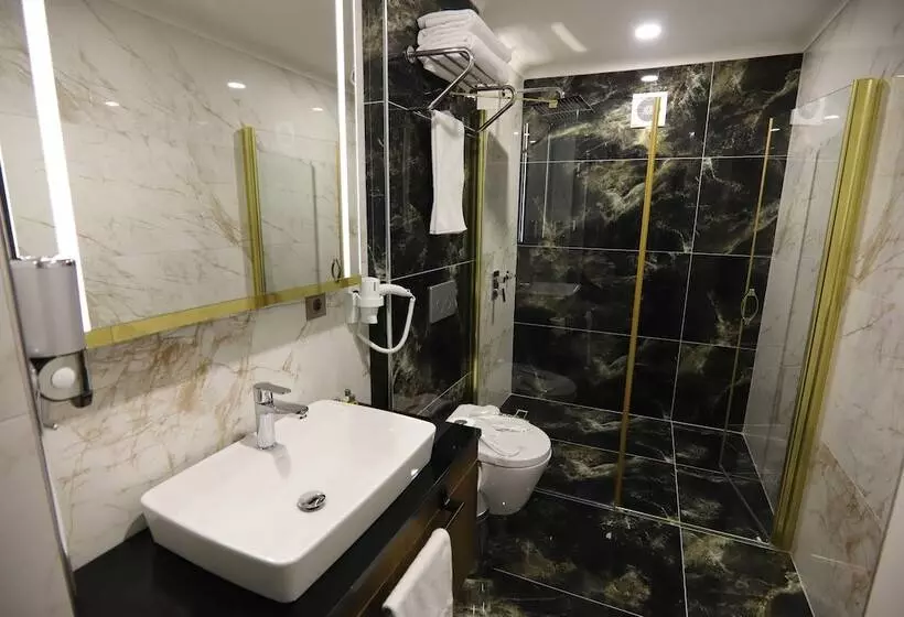 Hotelli Bayrak Grand