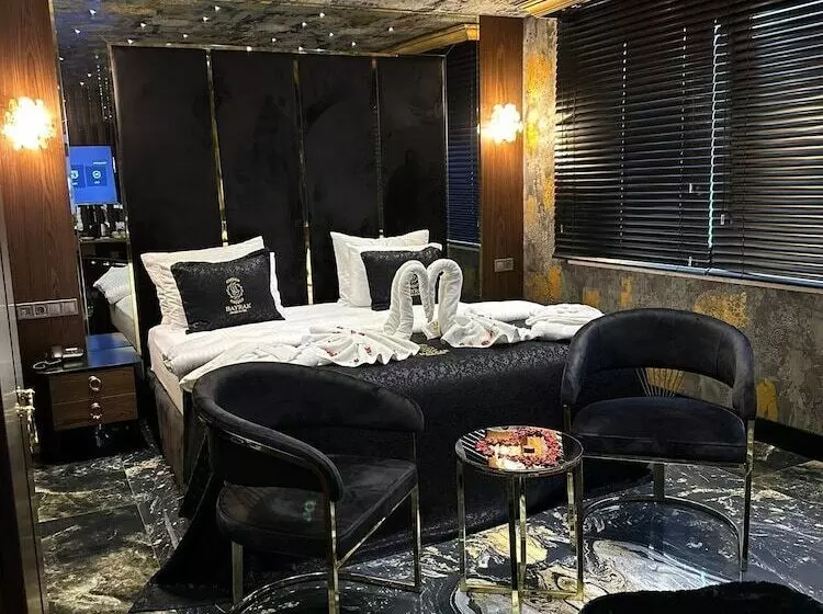 Hotelli Bayrak Grand