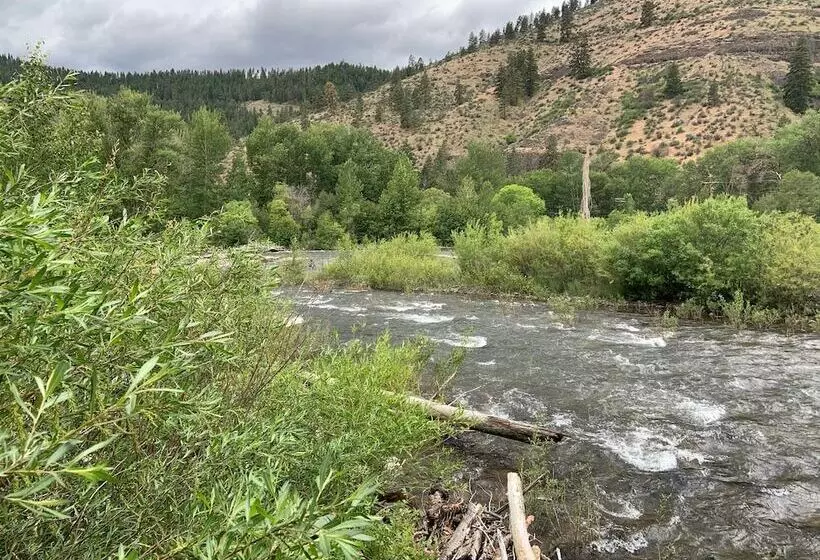 Hotelli Eagle Rock Resort