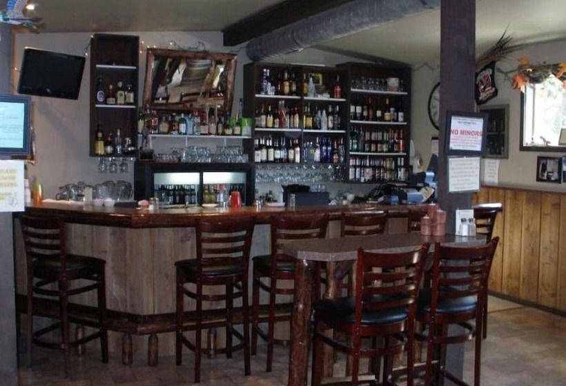 Отель Eagle Rock Resort