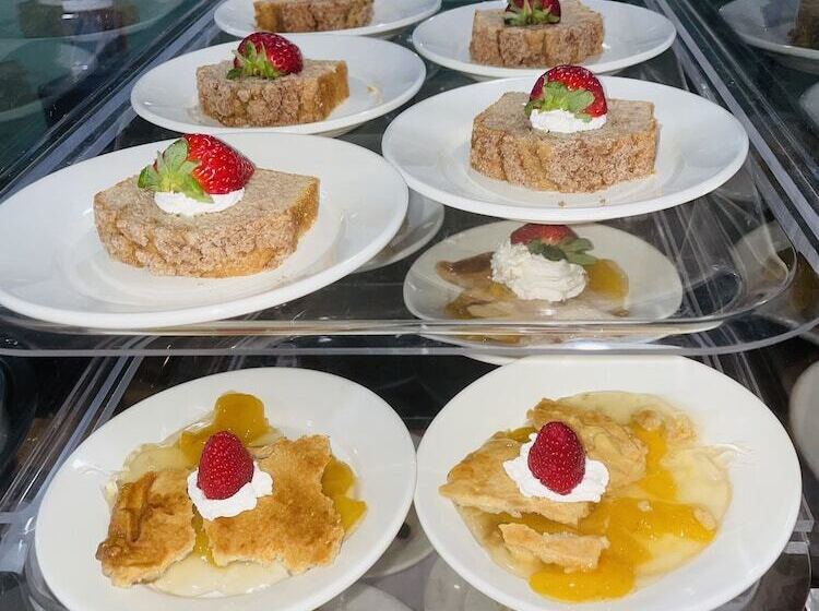 Отель Eagle Rock Resort