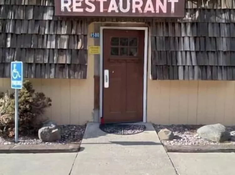 Hotelli Eagle Rock Resort