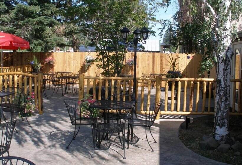 Отель Eagle Rock Resort