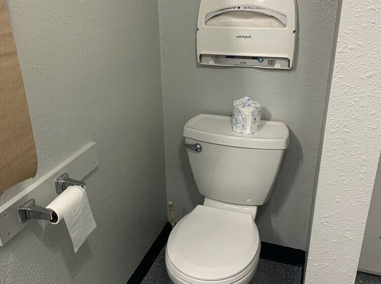 Отель Eagle Rock Resort