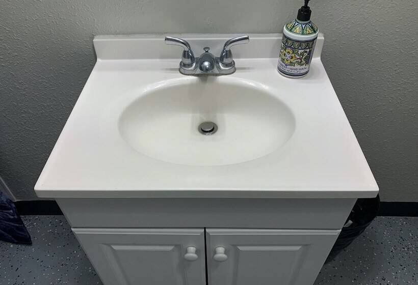 Отель Eagle Rock Resort