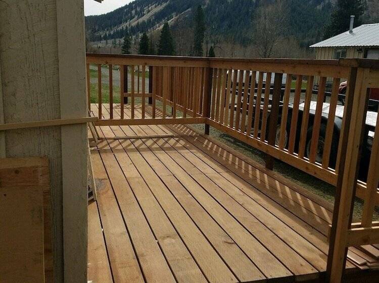 Отель Eagle Rock Resort