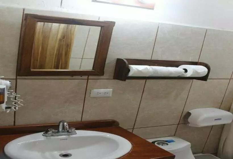 Hotelli El Bosque Lodging