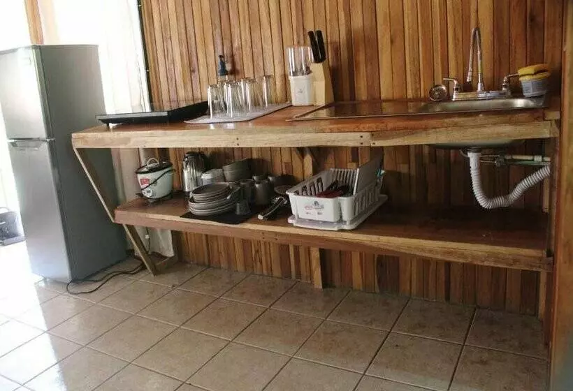 Hotelli El Bosque Lodging