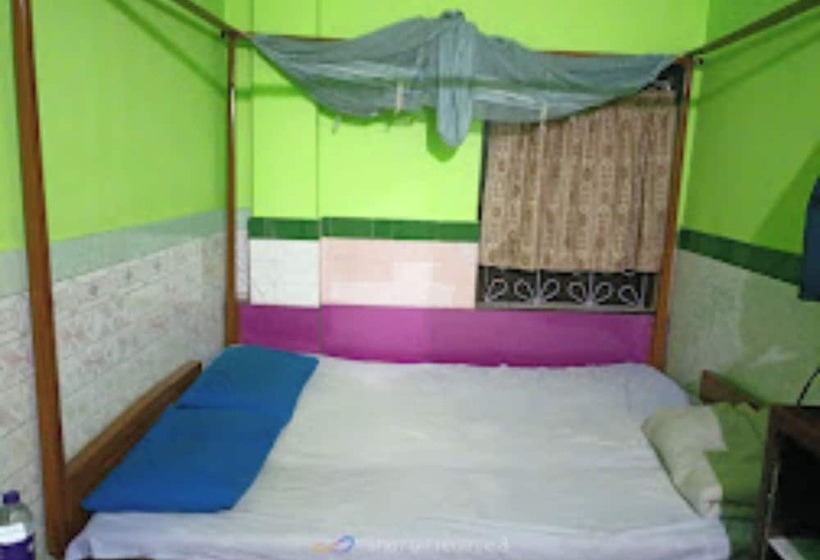 هتل Goroomgo Central Guest House Agartala