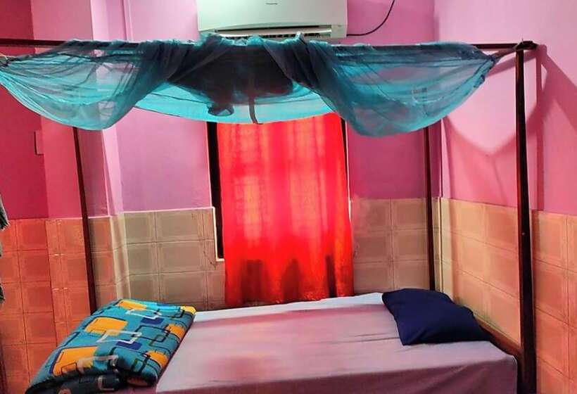 هتل Goroomgo Central Guest House Agartala