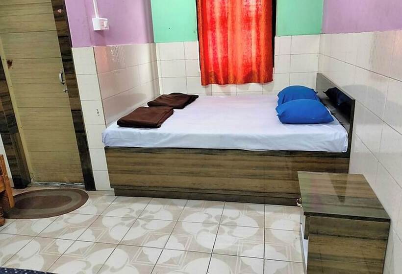 هتل Goroomgo Central Guest House Agartala
