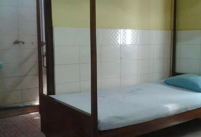 Hotelli Goroomgo Central Guest House Agartala