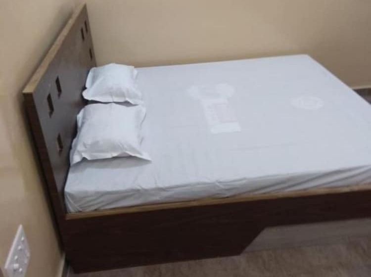 Hotel Goroomgo Viram Patna