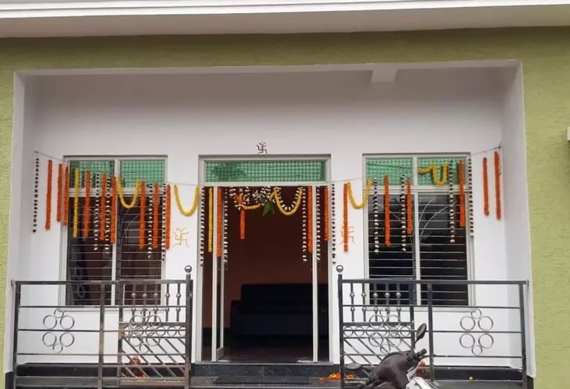 ホテル Goroomgo Viram Patna