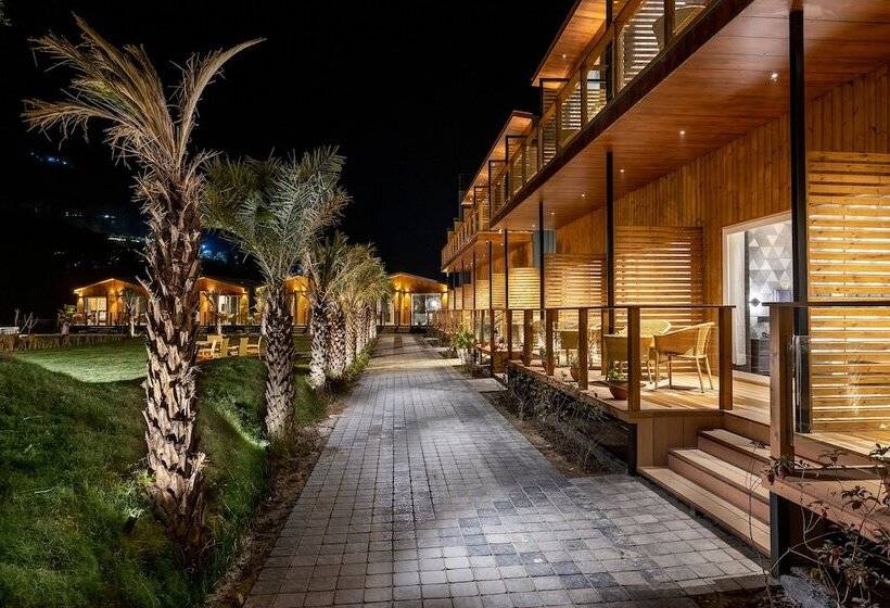 Hotel Justa Rasa Retreat And Spa Rishikesh