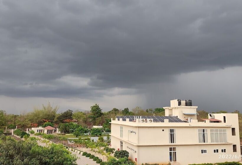 Hotel Justa Rudra Resort & Spa