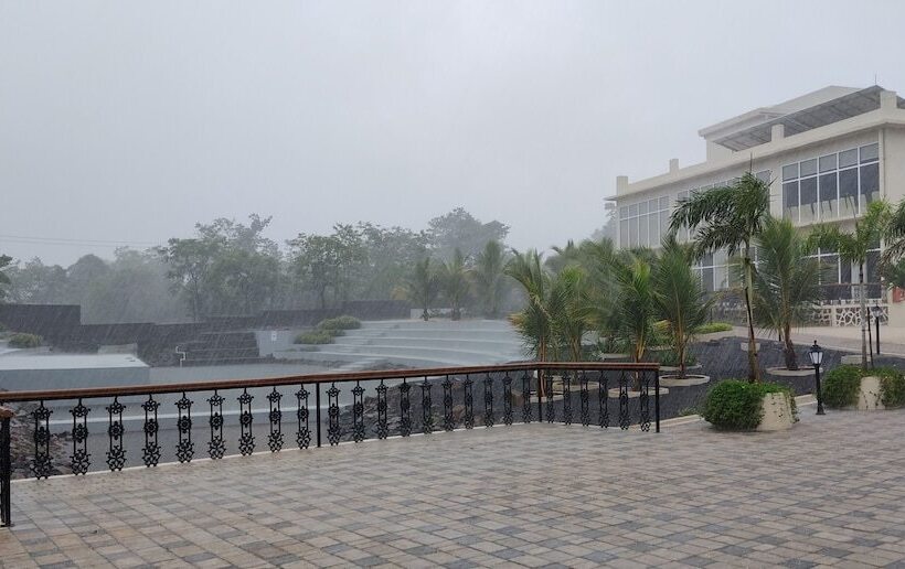 Hotel Justa Rudra Resort & Spa