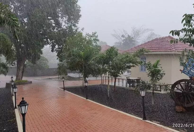 Hotelli Justa Rudra Resort & Spa